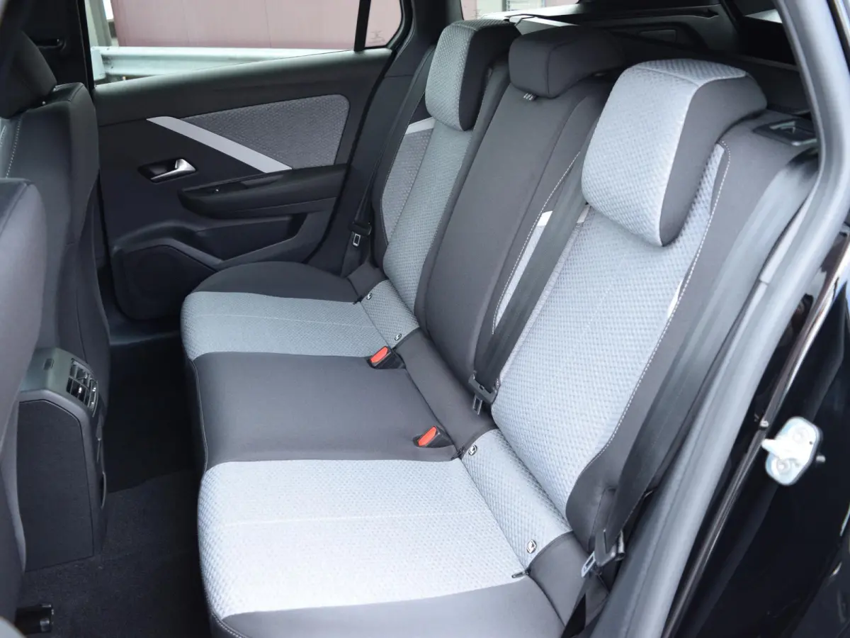 58 kWh Business Edition | AGR COMFORTSTOELEN | CLIMATE CONTROL | NAVI PRO | ADAPTVE CRUISE CONTROL | 18" LM VELGEN |