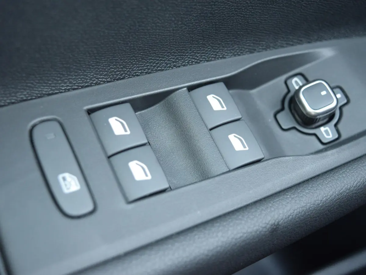 58 kWh Business Edition | AGR COMFORTSTOELEN | CLIMATE CONTROL | NAVI PRO | ADAPTVE CRUISE CONTROL | 18" LM VELGEN |