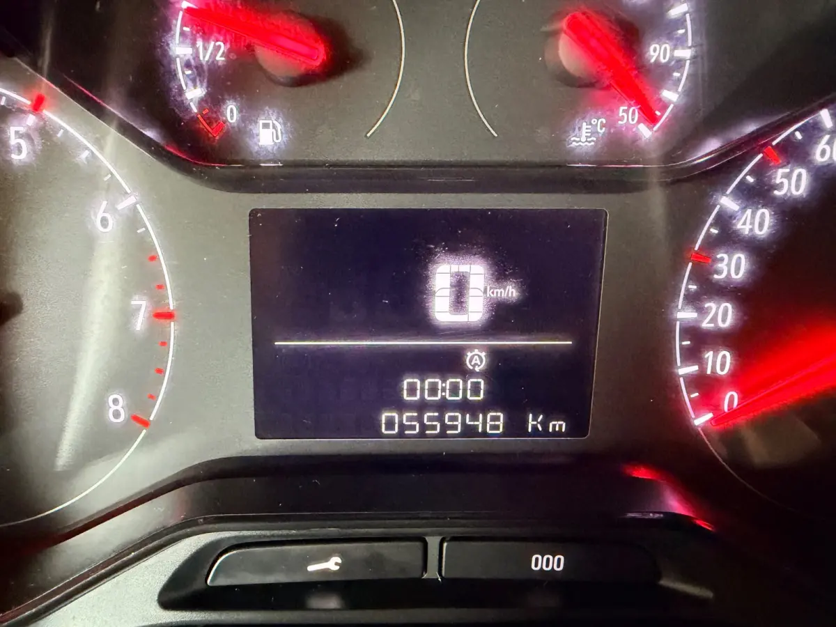 1.5D 100pk euro6 L2H1 Edition, Airco, Groot Navigatie, Nederlandse bus! 1ste Eigenaar! RIJKLAARPRIJS!