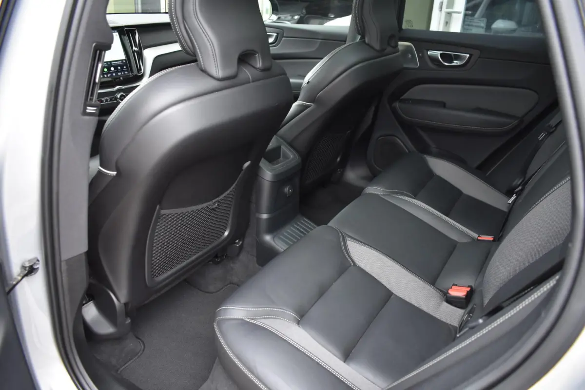 2.0 T6 Plug-in hybrid AWD Ultimate Dark | Bowers & Wilkens | Luchtvering | 360 Camera | Trekhaak |