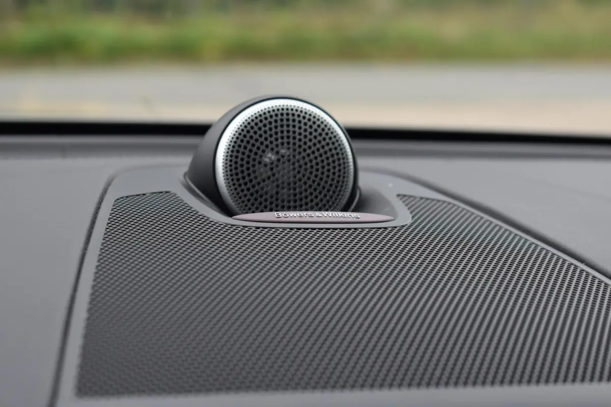 2.0 T6 Plug-in hybrid AWD Ultimate Dark | Bowers & Wilkens | Luchtvering | 360 Camera | Trekhaak |