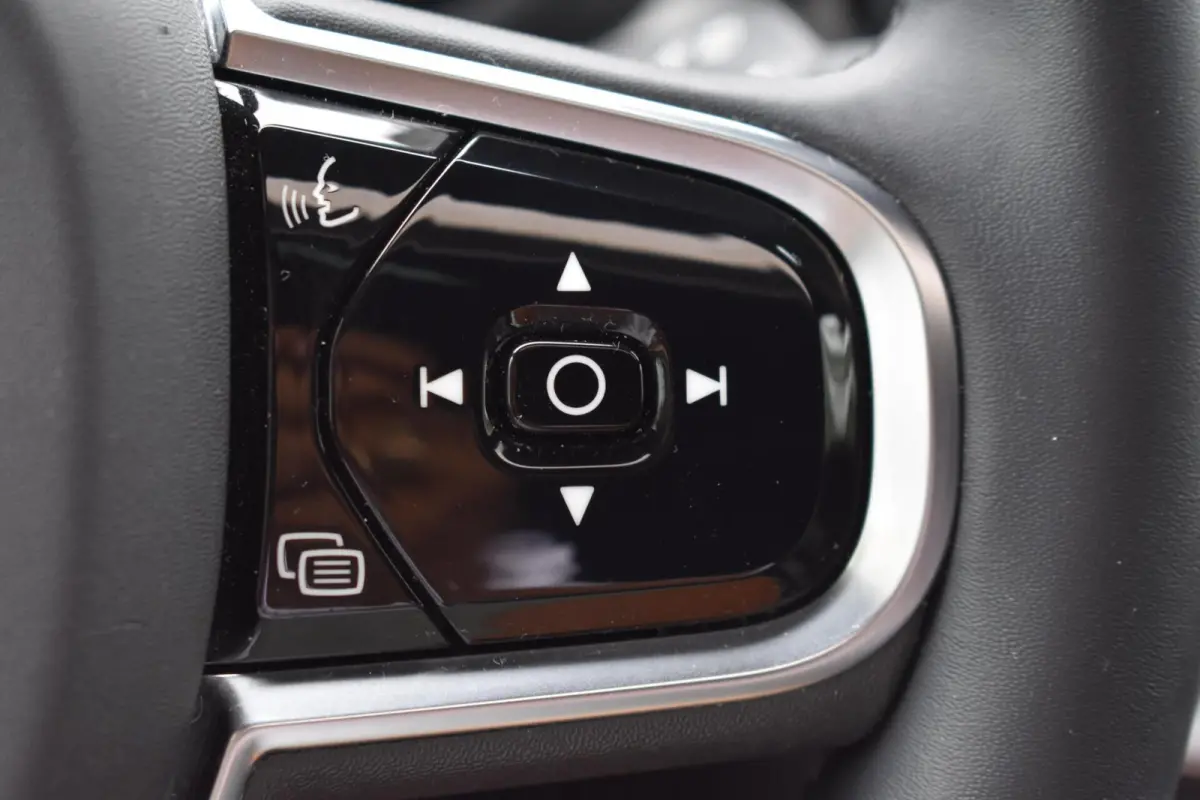 2.0 T6 Plug-in hybrid AWD Ultimate Dark | Bowers & Wilkens | Luchtvering | 360 Camera | Trekhaak |