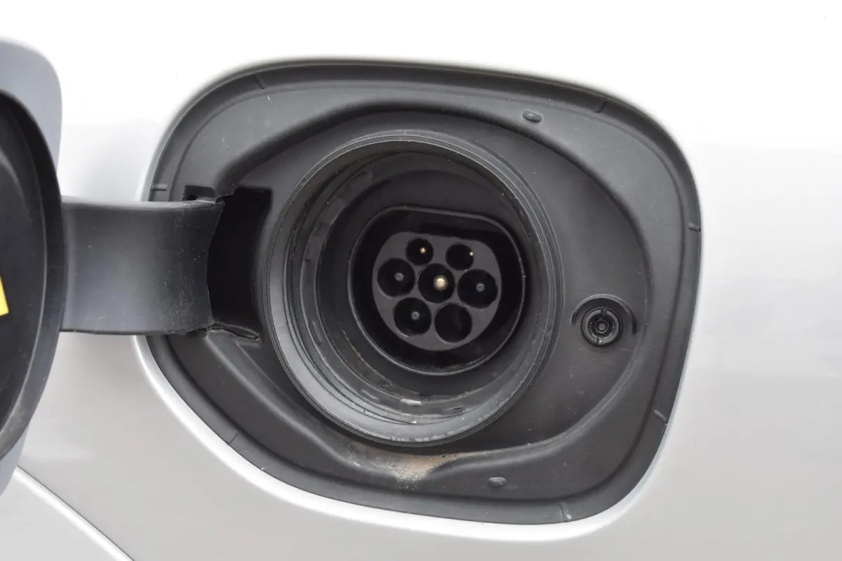 2.0 T6 Plug-in hybrid AWD Ultimate Dark | Bowers & Wilkens | Luchtvering | 360 Camera | Trekhaak |