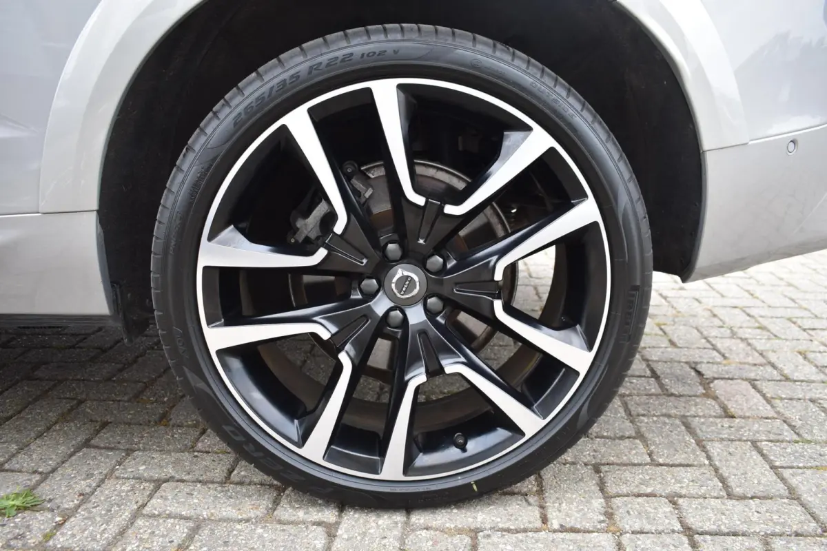 2.0 T6 Plug-in hybrid AWD Ultimate Dark | Bowers & Wilkens | Luchtvering | 360 Camera | Trekhaak |