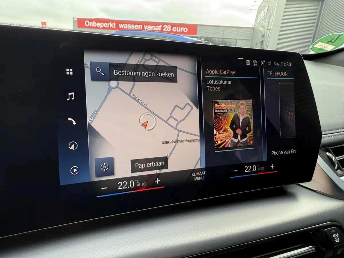 sDrive20i M Sport Trekhaak LED Carplay Achteruitrijcamera PDC Trekhaak 1800 KG Trekgewicht 19 Inch 4Seizoenenbanden DAB Shadow-line