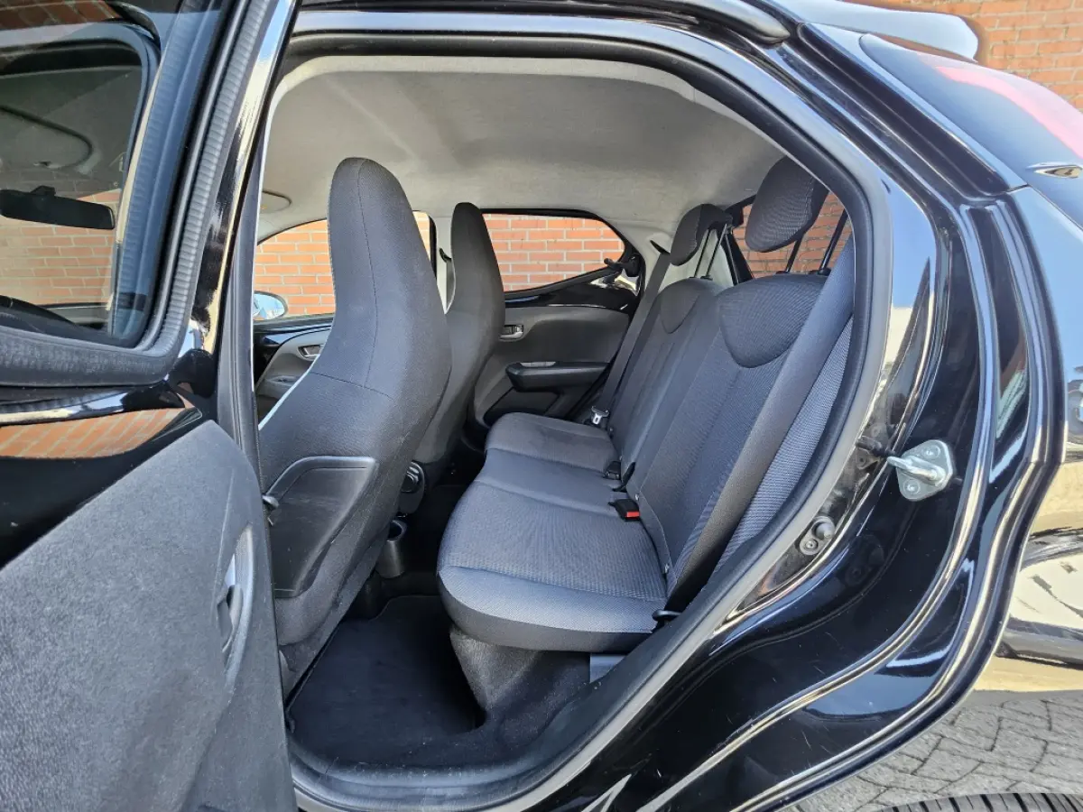 1.0 VVT-i x-joy Automaat 1e eigenaar Clima Camera Carplay