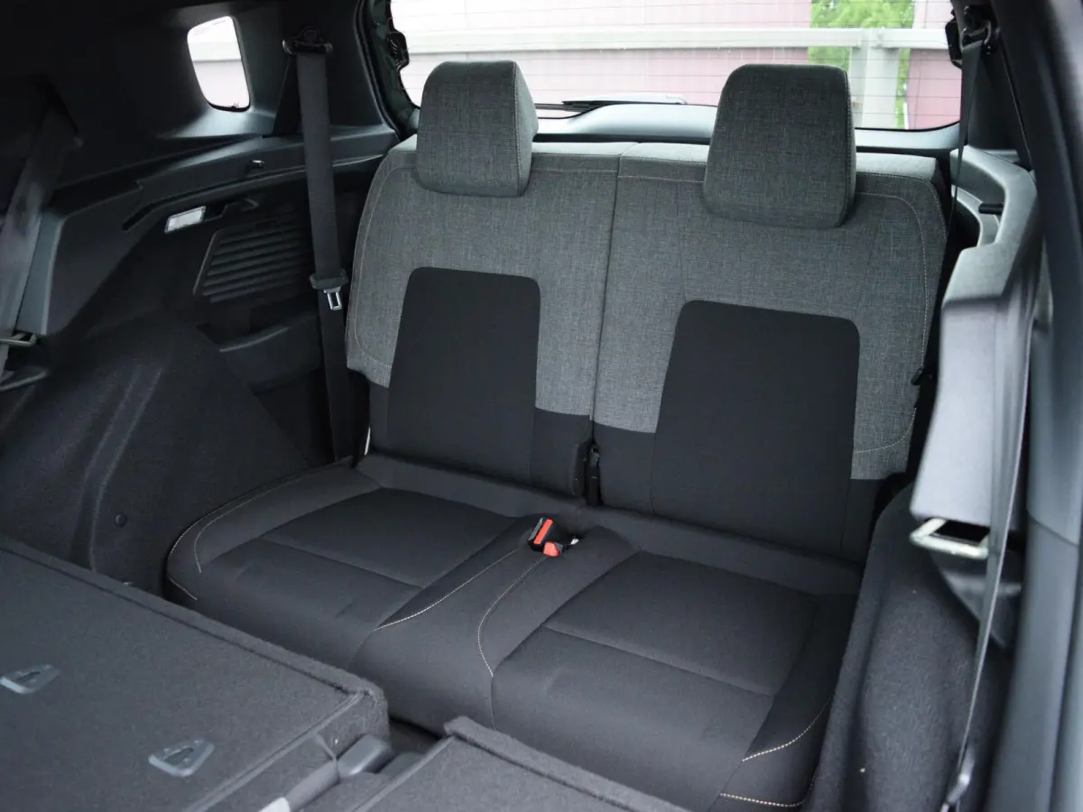 1.2 Hybrid 145pk Plus | 7 STOELEN | PARKEERSENSOREN MET CAMERA | CLIMATE CONTROL | WIT DAK | CARPLAY |