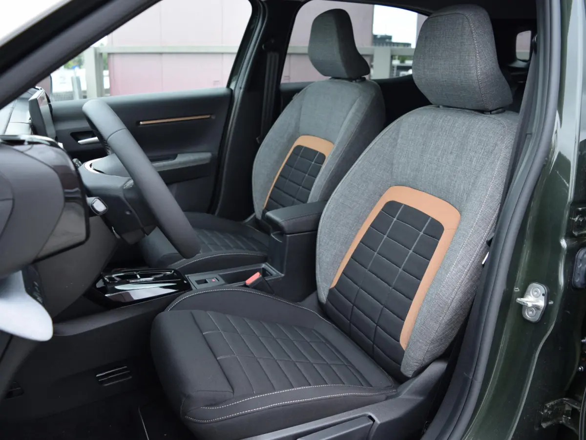 1.2 Hybrid 145pk Plus | 7 STOELEN | PARKEERSENSOREN MET CAMERA | CLIMATE CONTROL | WIT DAK | CARPLAY |