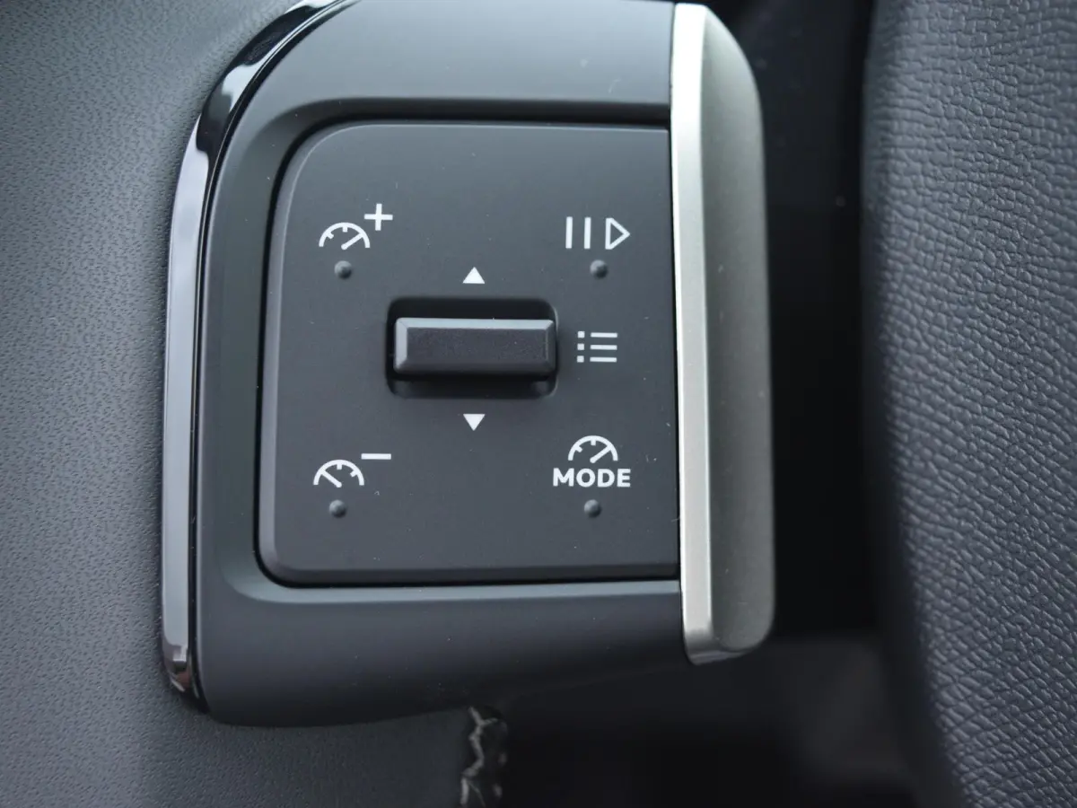 1.2 Hybrid 145pk Plus | 7 STOELEN | PARKEERSENSOREN MET CAMERA | CLIMATE CONTROL | WIT DAK | CARPLAY |