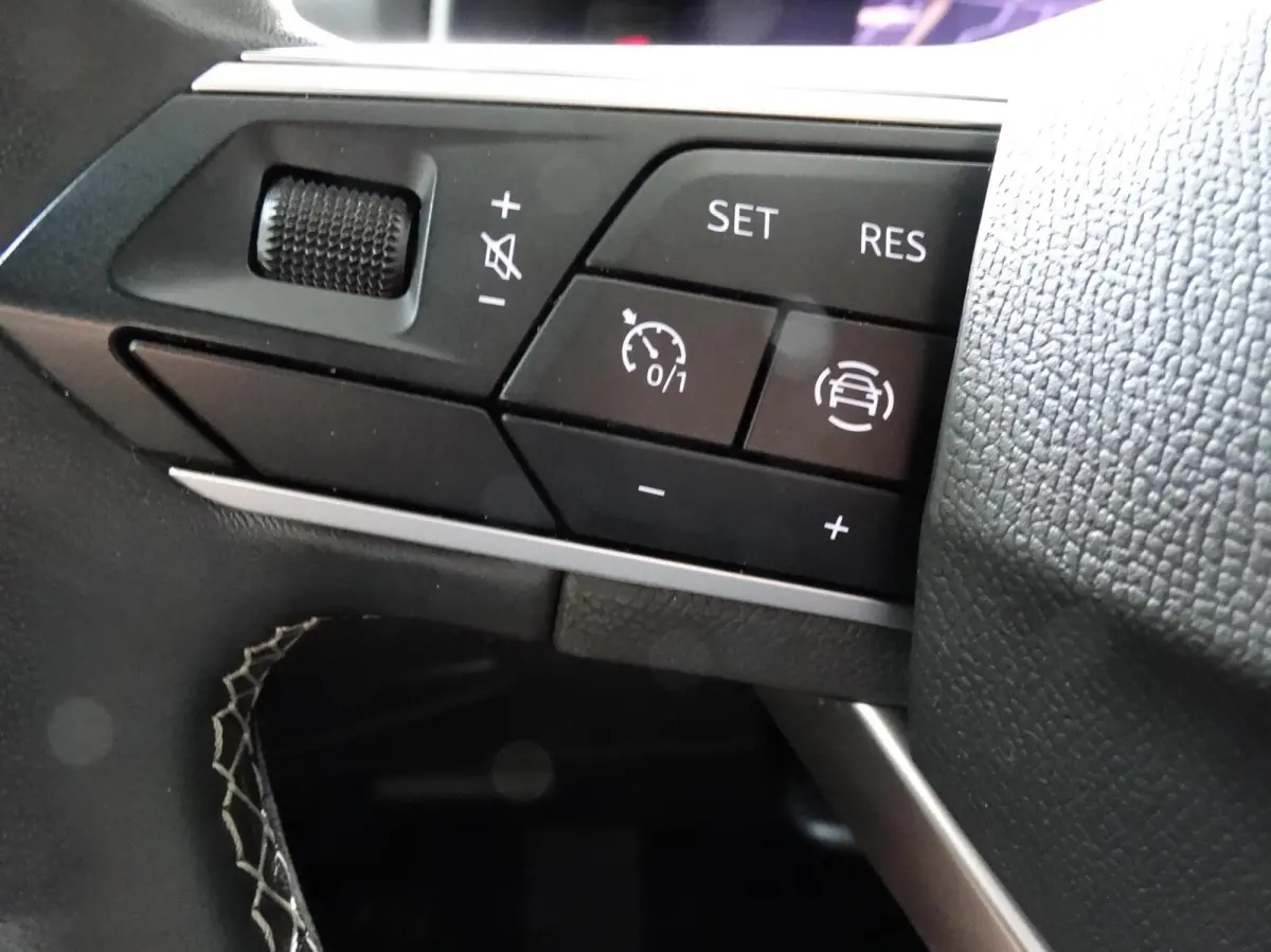 1.5 TSI DSG FR Intense 7-pers.|Panorama|Camera