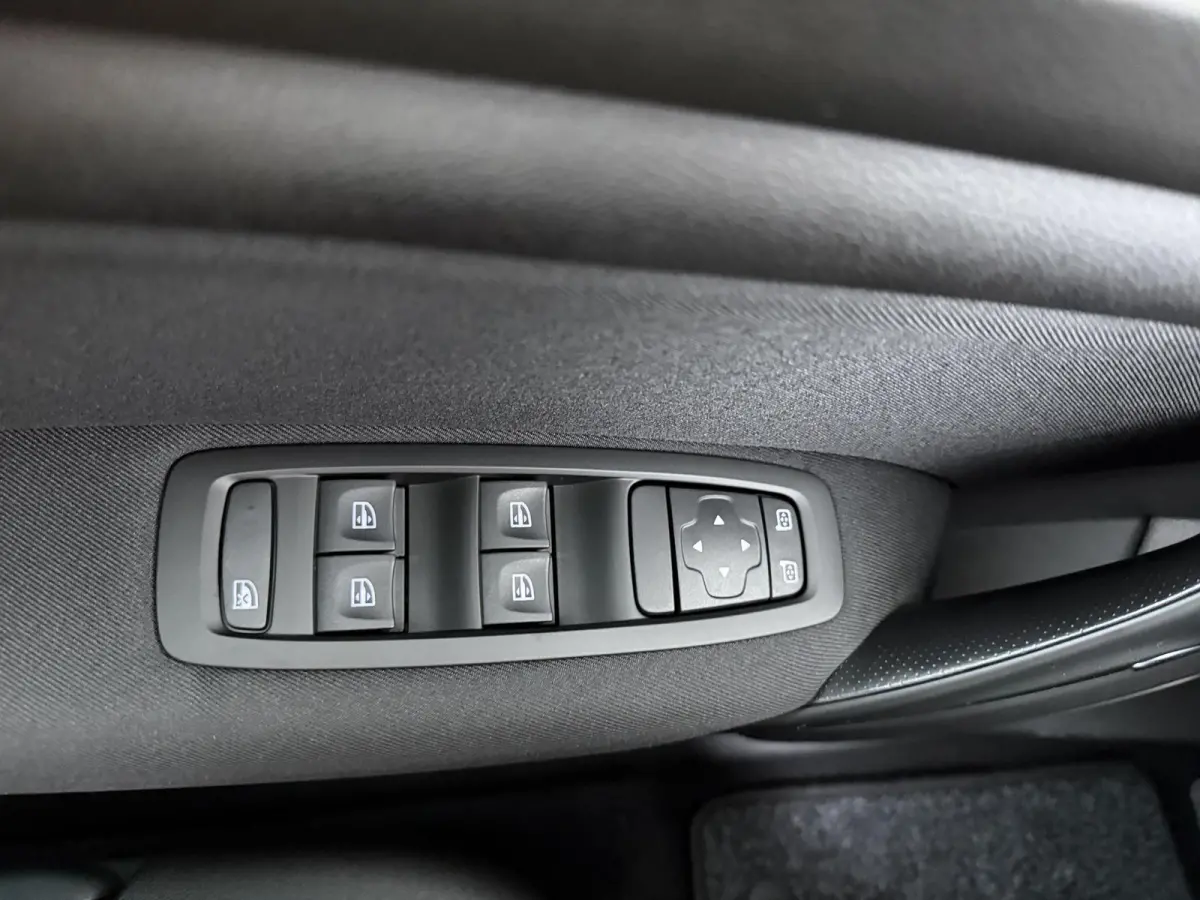 TCe 115 GPF Limited | Apple CarPlay | Stoelverwarming | Navigatie |