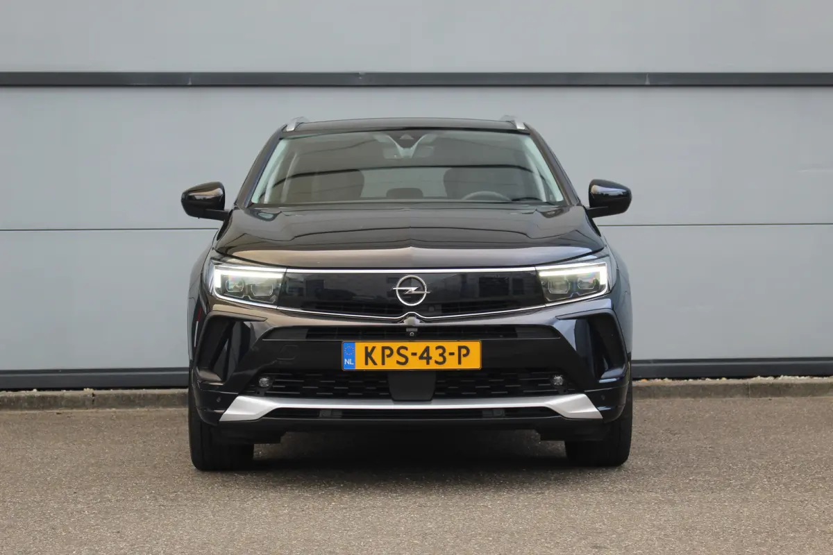 1.6 Turbo Plug-In Hybrid Ultimate | Trekh. | Elek. Achterklep | Adaptive | Alcantara | Camera | Stoel & Stuur Verw. | | Trekhaak | Elek. Achterklep | Adaptive | Alcantara | Camera | Stoel & 