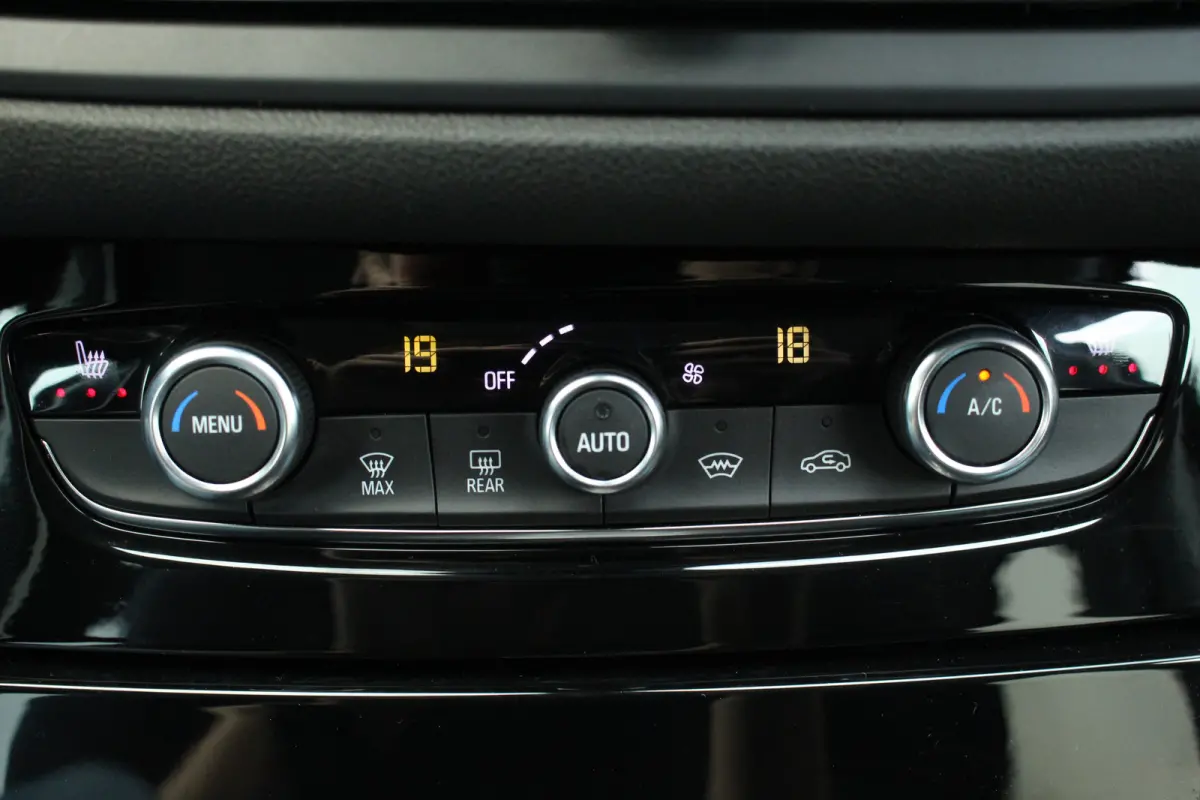 1.6 Turbo Plug-In Hybrid Business Elegance | Adaptive | Stoel & Stuur Verw. | 360 Cam | Drive Assist | DAB | Navi | | Adaptive | Stoel & Stuur Verw. | 360 Cam | Drive Assist | DAB | Navi |