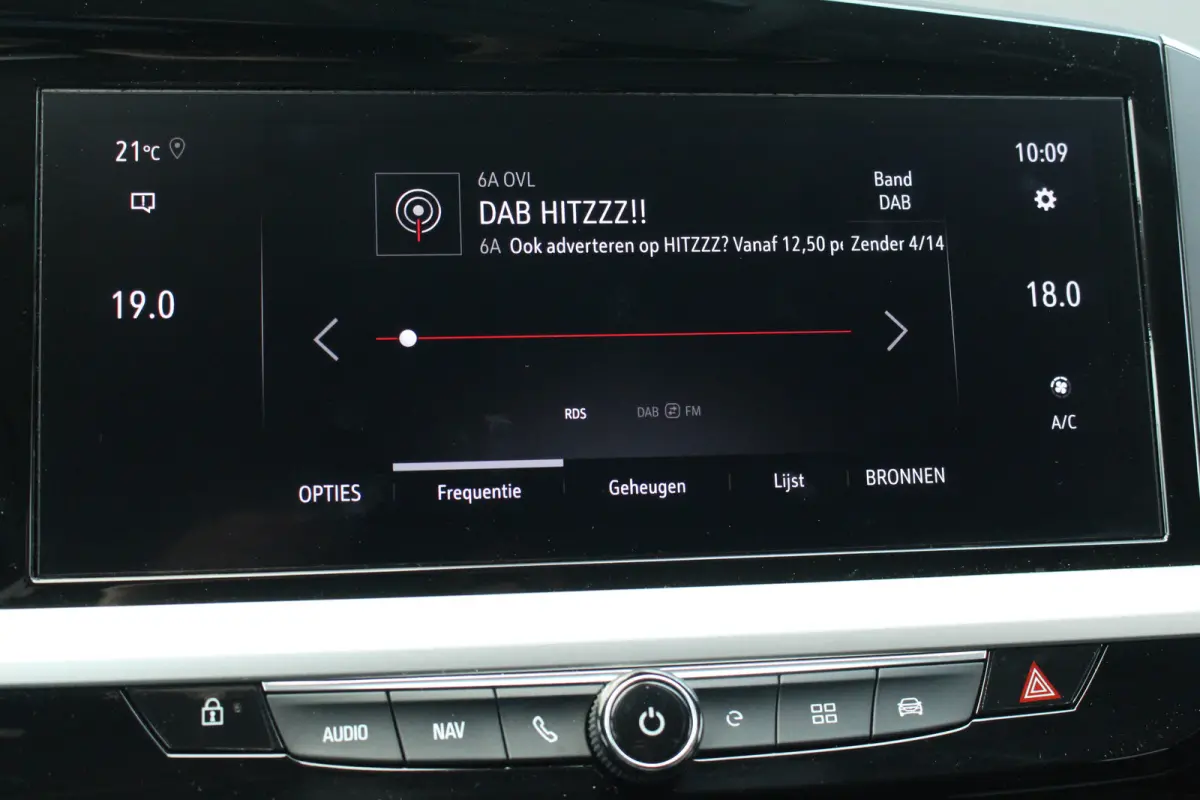 1.6 Turbo Plug-In Hybrid Business Elegance | Adaptive | Stoel & Stuur Verw. | 360 Cam | Drive Assist | DAB | Navi | | Adaptive | Stoel & Stuur Verw. | 360 Cam | Drive Assist | DAB | Navi |