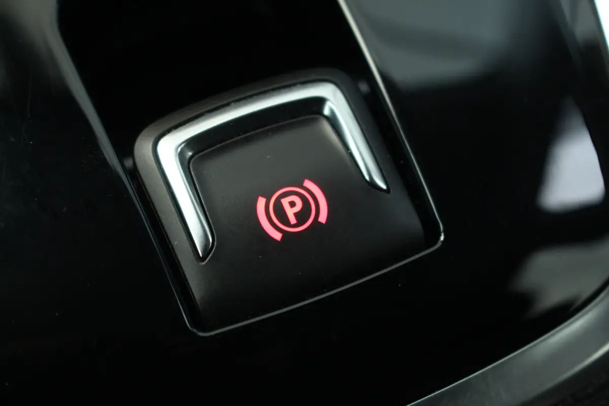 1.6 Turbo Plug-In Hybrid Business Elegance | Adaptive | Stoel & Stuur Verw. | 360 Cam | Drive Assist | DAB | Navi | | Adaptive | Stoel & Stuur Verw. | 360 Cam | Drive Assist | DAB | Navi |