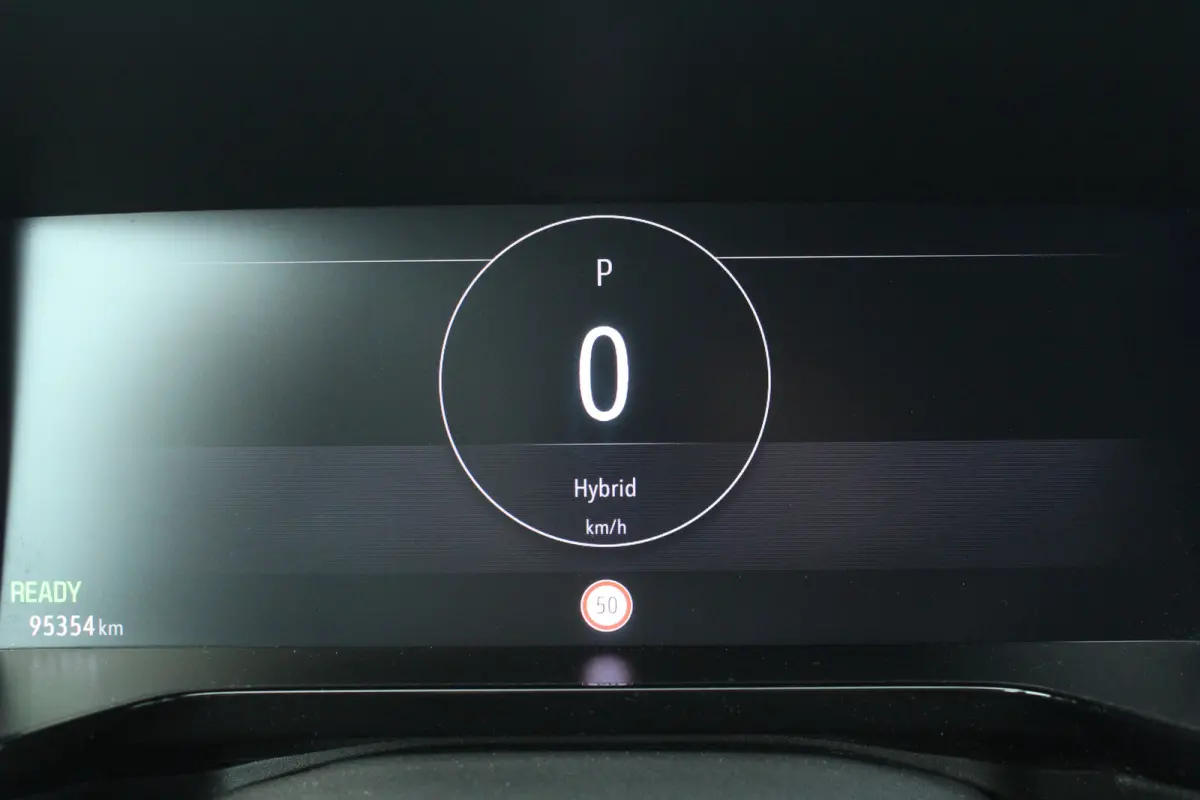 1.6 Turbo Plug-In Hybrid Business Elegance | Adaptive | Stoel & Stuur Verw. | 360 Cam | Drive Assist | DAB | Navi | | Adaptive | Stoel & Stuur Verw. | 360 Cam | Drive Assist | DAB | Navi |