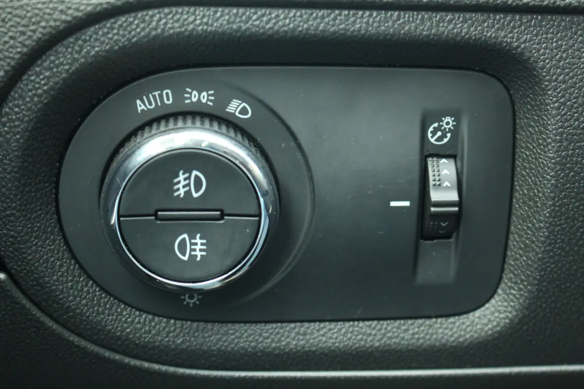1.6 Turbo Plug-In Hybrid Business Elegance | Adaptive | Stoel & Stuur Verw. | 360 Cam | Drive Assist | DAB | Navi | | Adaptive | Stoel & Stuur Verw. | 360 Cam | Drive Assist | DAB | Navi |