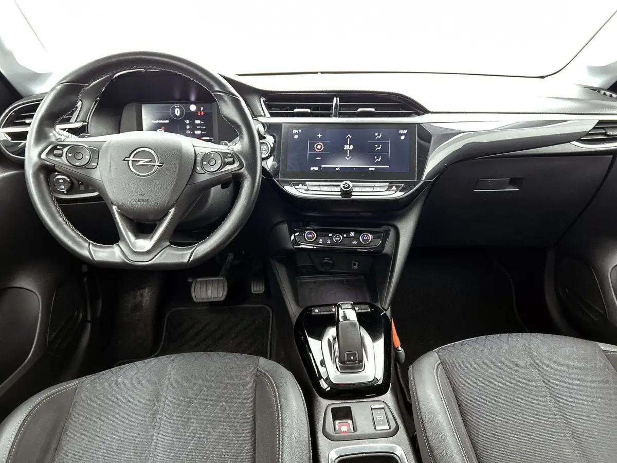 100pk Elegance | 1ste eigenaar | Camera | Climate | Keyless | Navigatie | AUTOMAAT | LED lampen