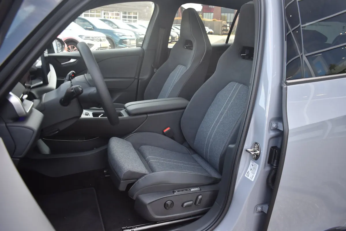 Style | Navigatie | Memory functie | Glazen Dak | IQ Light | Steunhaak | Harman Kardon