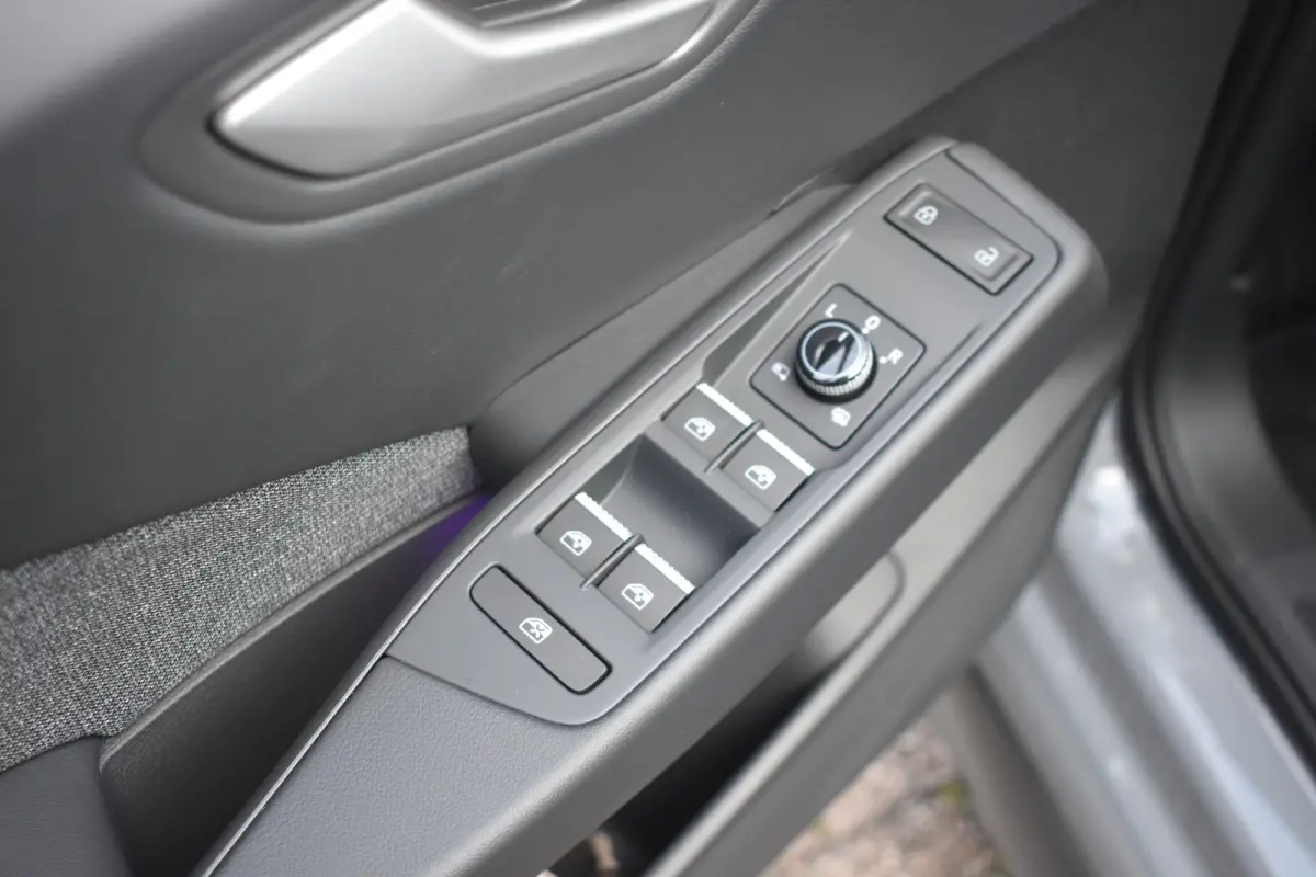 Style | Navigatie | Memory functie | Glazen Dak | IQ Light | Steunhaak | Harman Kardon