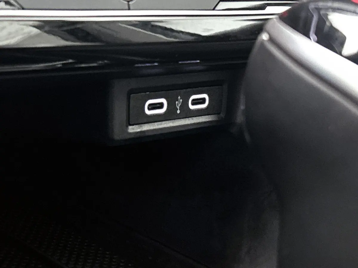 1.0 TSI R-Line | 115 PK | Automaat | Climatronic (Automatische Airco) | Digital Cockpit | Apple Carplay / Android Auto