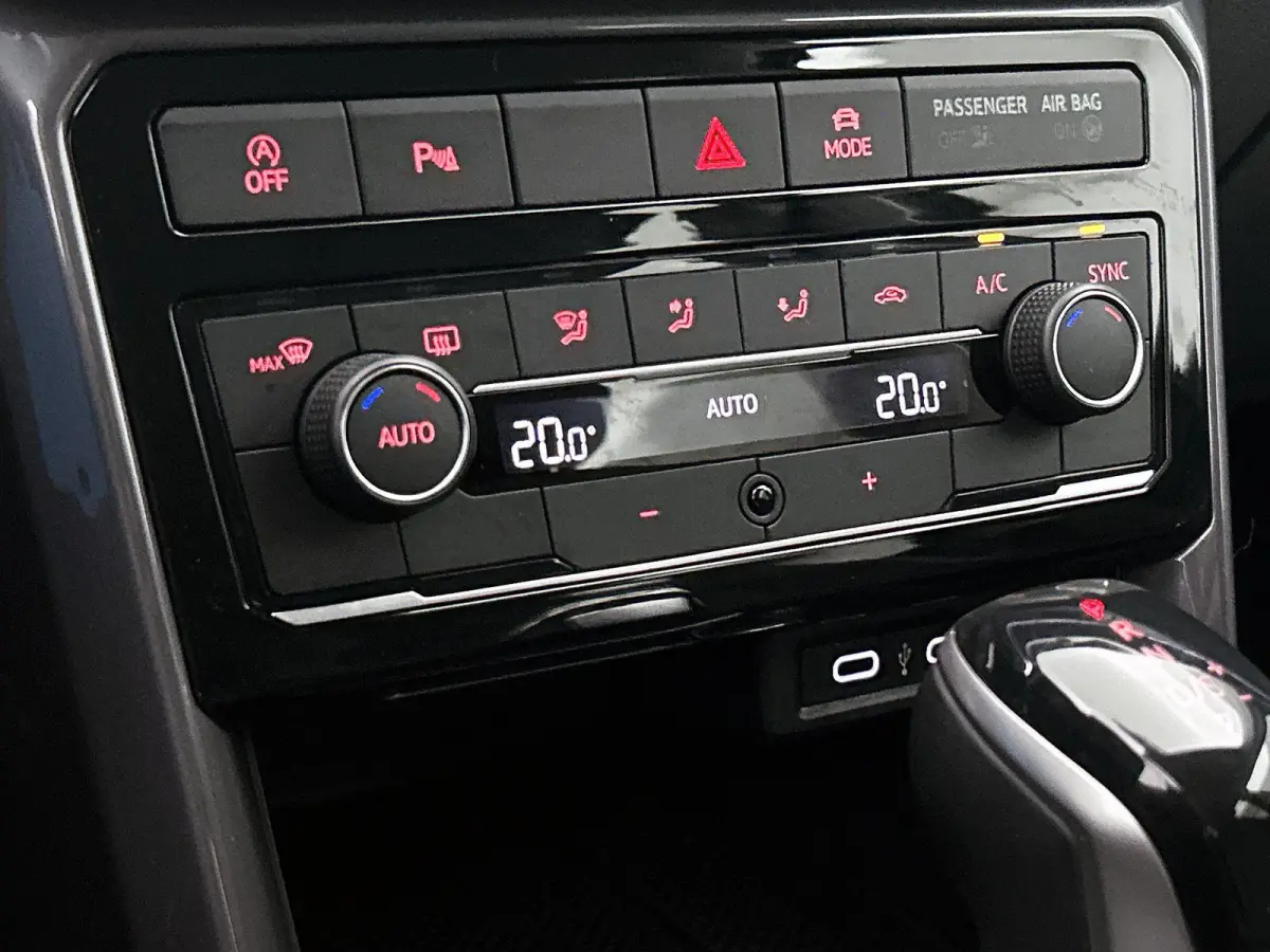 1.0 TSI R-Line | 115 PK | Automaat | Climatronic (Automatische Airco) | Digital Cockpit | Apple Carplay / Android Auto