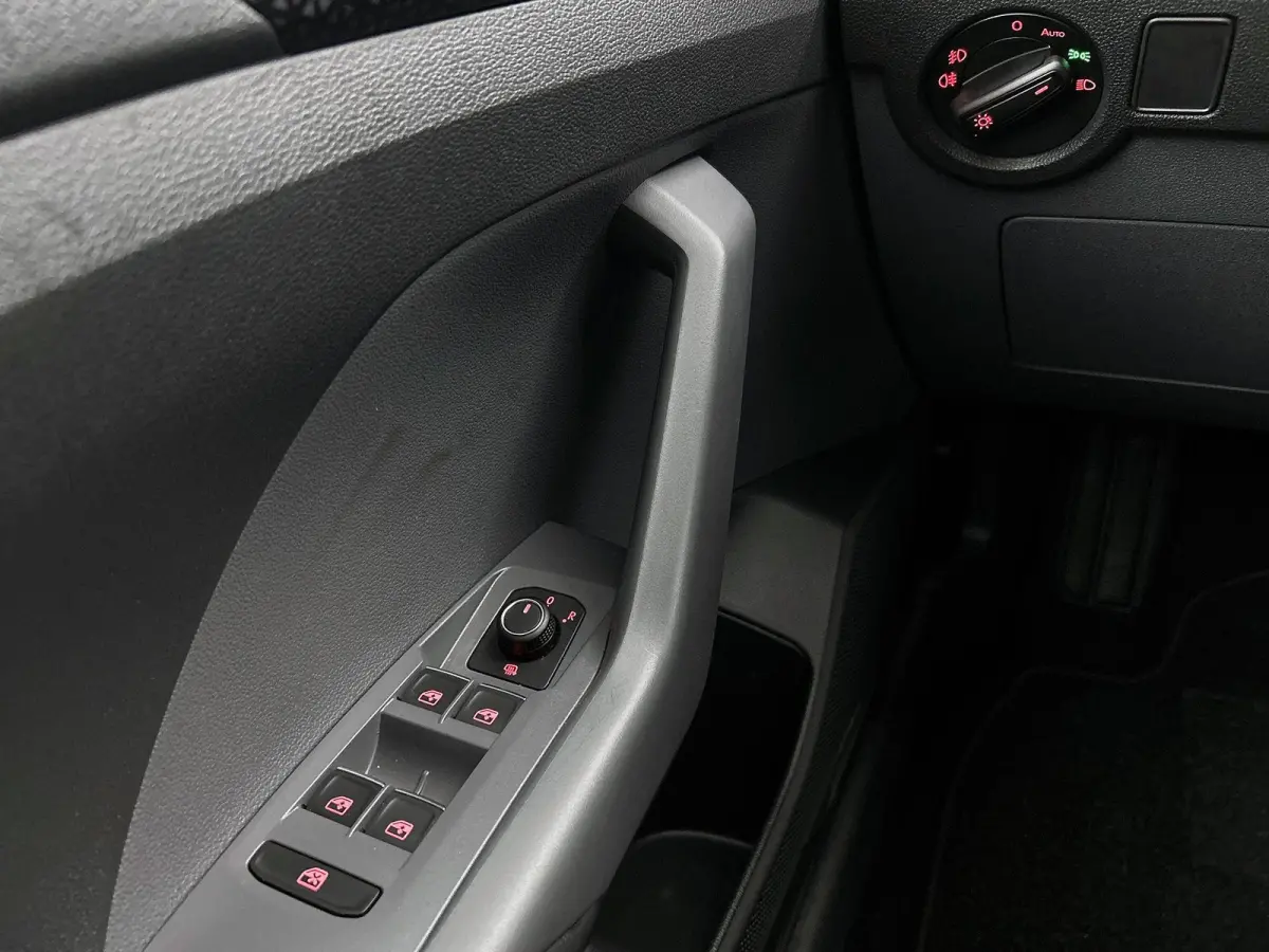 1.0 TSI R-Line | 115 PK | Automaat | Climatronic (Automatische Airco) | Digital Cockpit | Apple Carplay / Android Auto