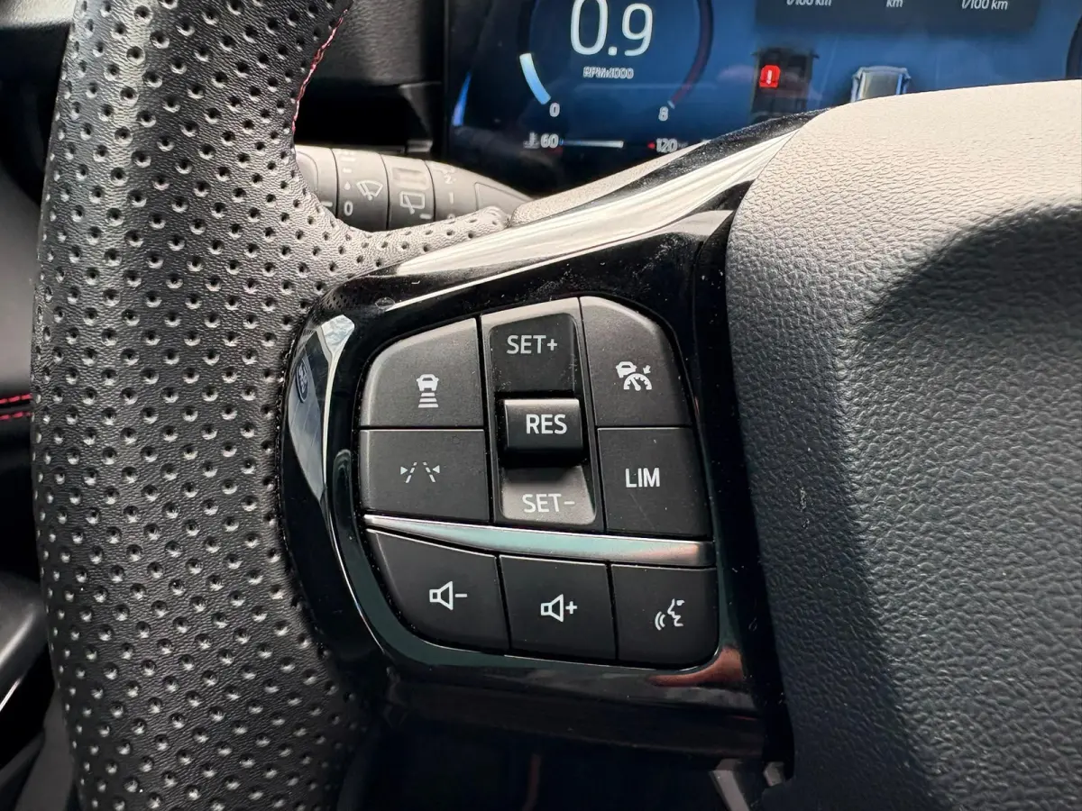 1.0 EcoBoost ST-Line X | MATRIX LED KOPLAMPEN | STOEL, STUUR EN VOORRUITVERWARMING | 360 CAMERA | DODEHOEKHERKENNING | ADAPTIVE CRUISE CONTROL | 19 LMV | CARPLAY