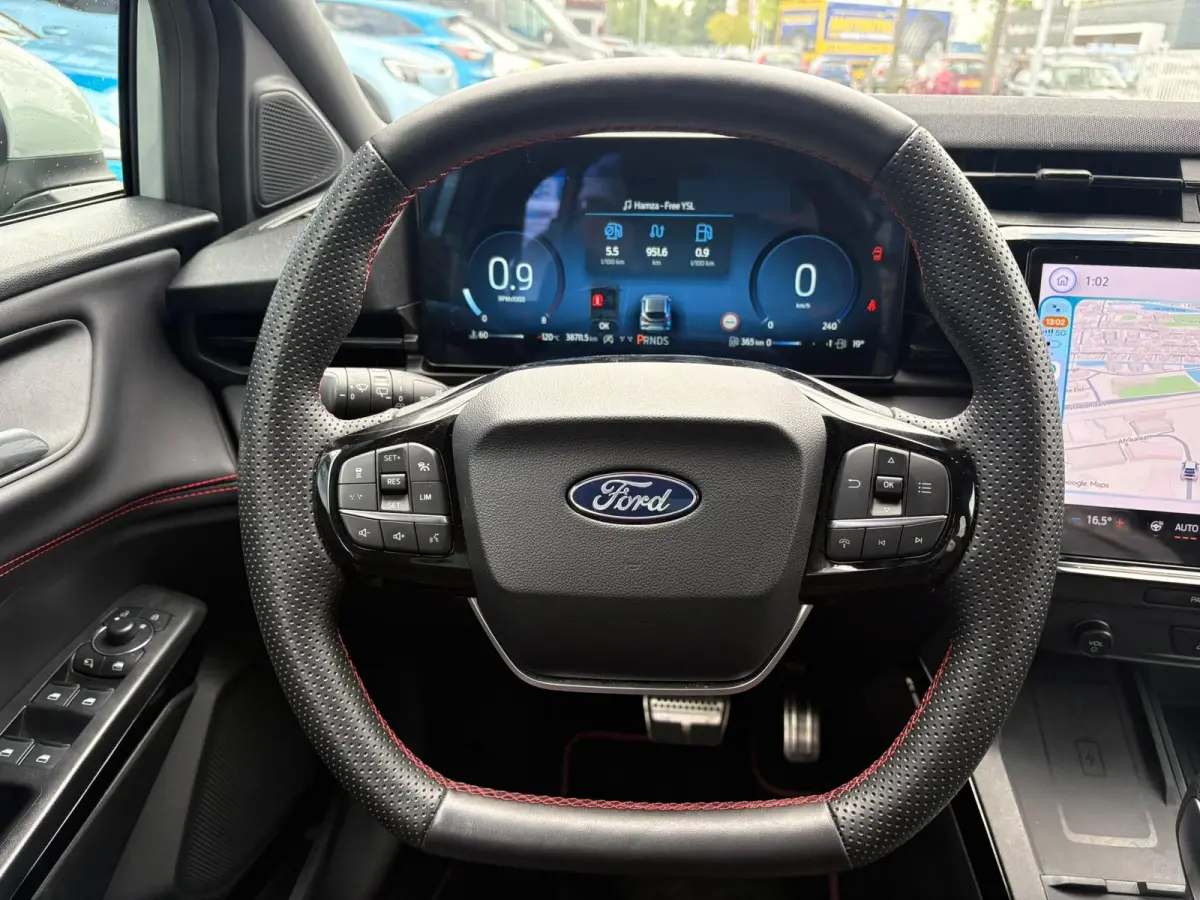 1.0 EcoBoost ST-Line X | MATRIX LED KOPLAMPEN | STOEL, STUUR EN VOORRUITVERWARMING | 360 CAMERA | DODEHOEKHERKENNING | ADAPTIVE CRUISE CONTROL | 19 LMV | CARPLAY
