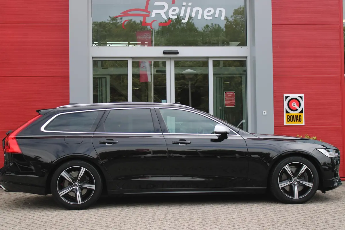2.0 T4 190PK R-Design | PANORAMISCH SCHUIF/KANTEL DAK | HARMAN KARDON PREMIUM AUDIO | ELEKTRSICHE VOORSTOELEN MET GEHEUGEN FUNCTIE | STOEL/STUUR VERWARMING | ACHTERBANK VERWARMING | HEAD-UP 