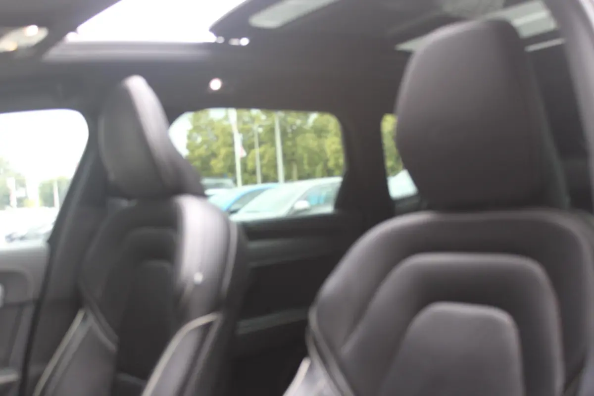 2.0 T4 190PK R-Design | PANORAMISCH SCHUIF/KANTEL DAK | HARMAN KARDON PREMIUM AUDIO | ELEKTRSICHE VOORSTOELEN MET GEHEUGEN FUNCTIE | STOEL/STUUR VERWARMING | ACHTERBANK VERWARMING | HEAD-UP 