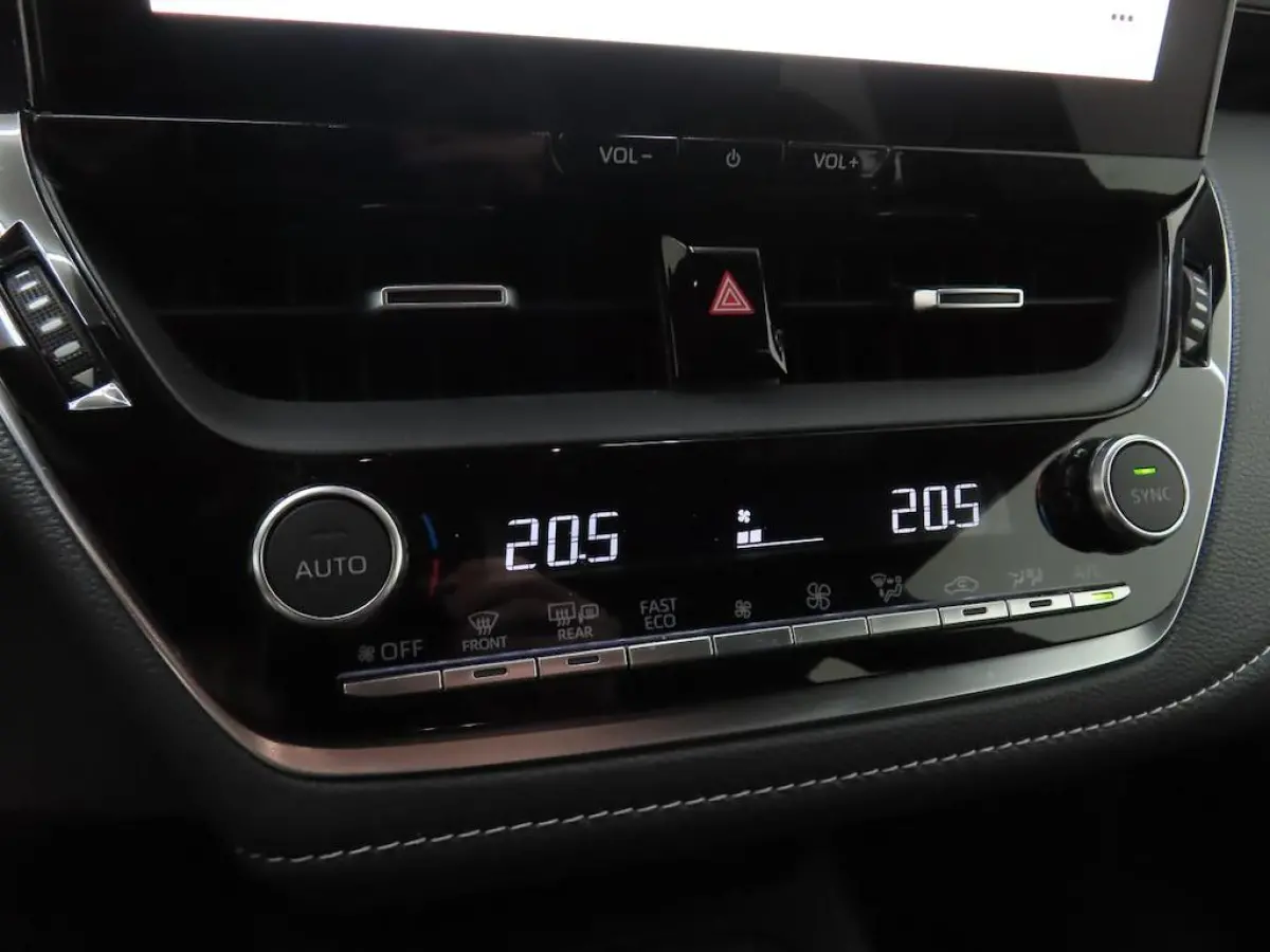 HYBRID 140 ACTIVE I P-CAMERA I APPLE CARPLAY I ANDROID AUTO I NAVIGATIE I CLIMATE CONTROL