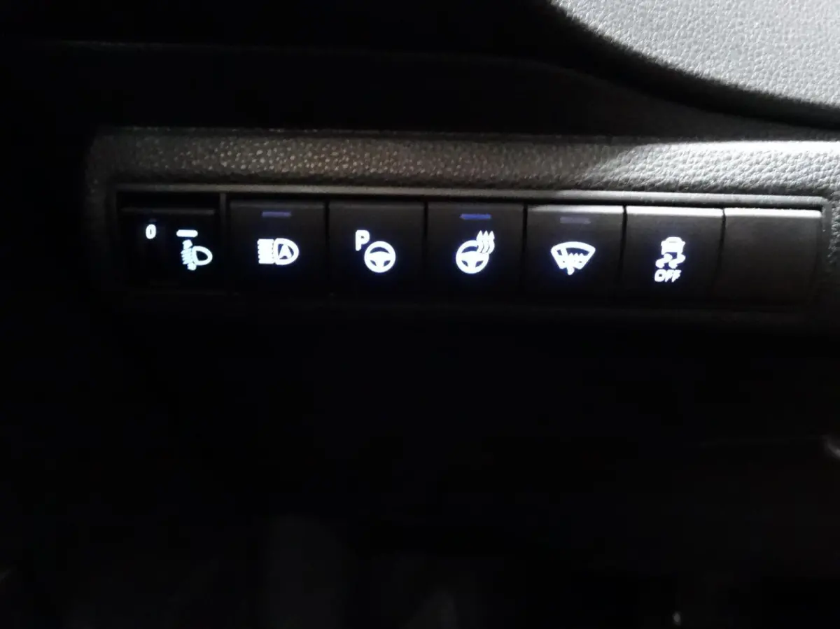1.8 Hybrid ACC|Camera|Keyless