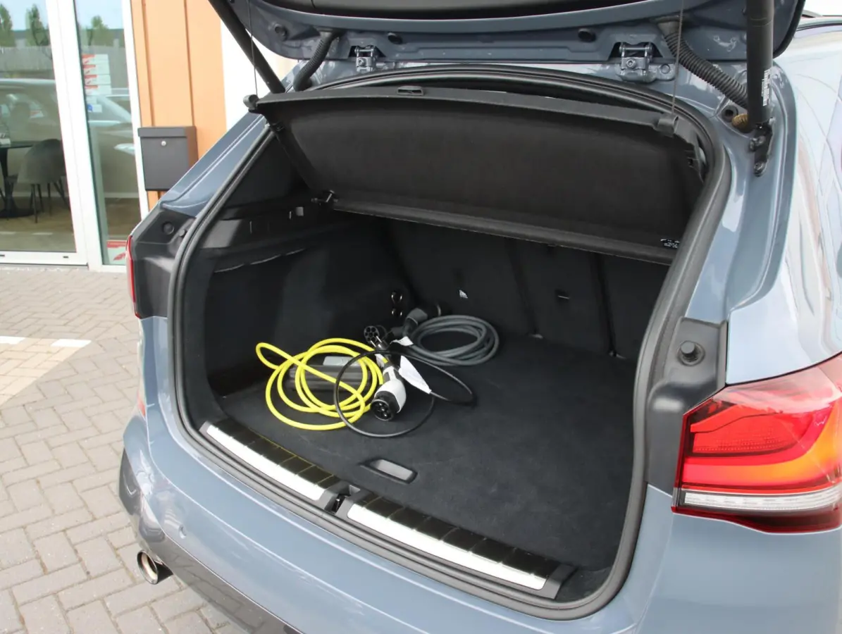 xDrive25e High Executive M-sport | SOH 88% | Panoramadak