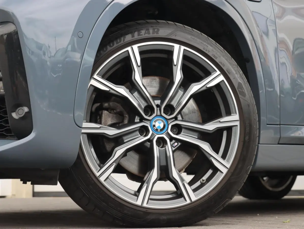 xDrive25e High Executive M-sport | SOH 88% | Panoramadak