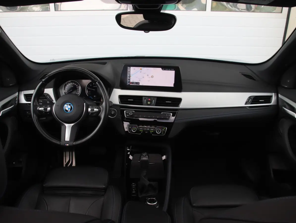 xDrive25e High Executive M-sport | SOH 88% | Panoramadak