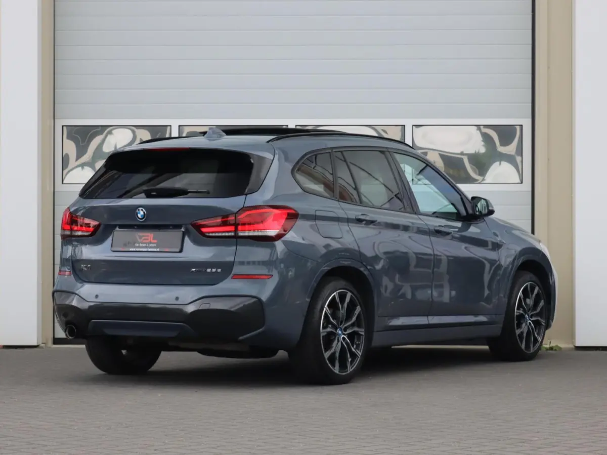 xDrive25e High Executive M-sport | SOH 88% | Panoramadak