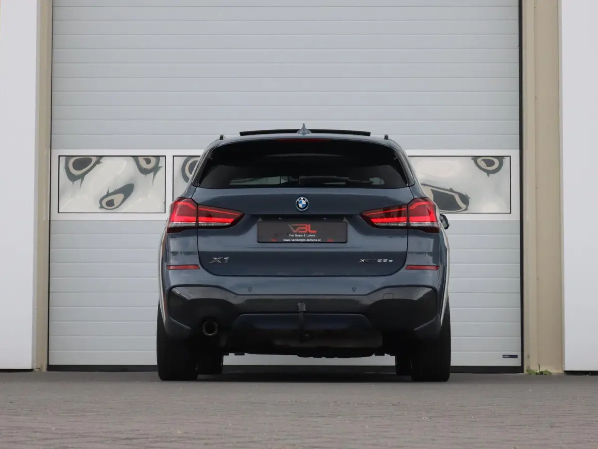 xDrive25e High Executive M-sport | SOH 88% | Panoramadak