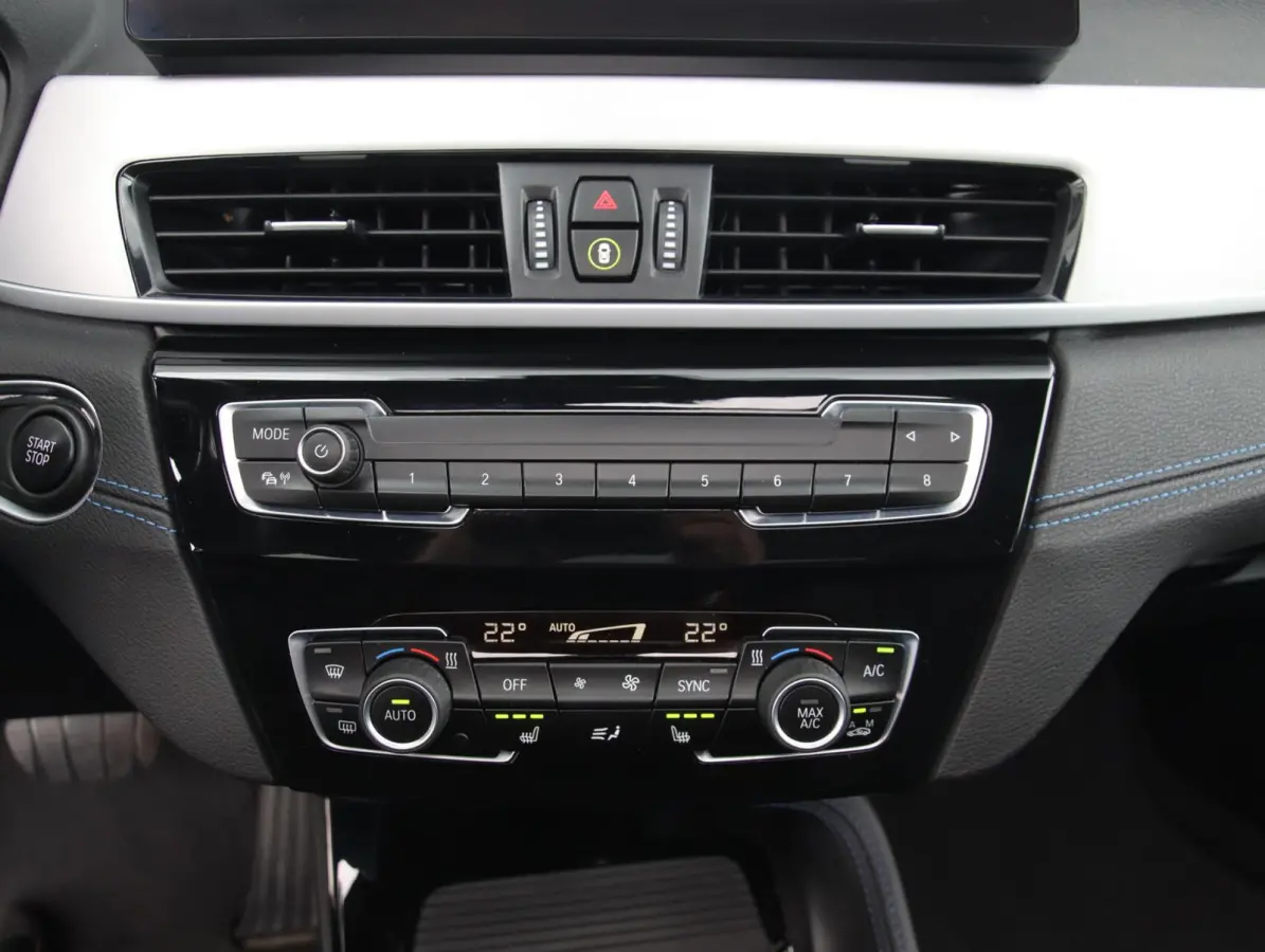 xDrive25e High Executive M-sport | SOH 88% | Panoramadak