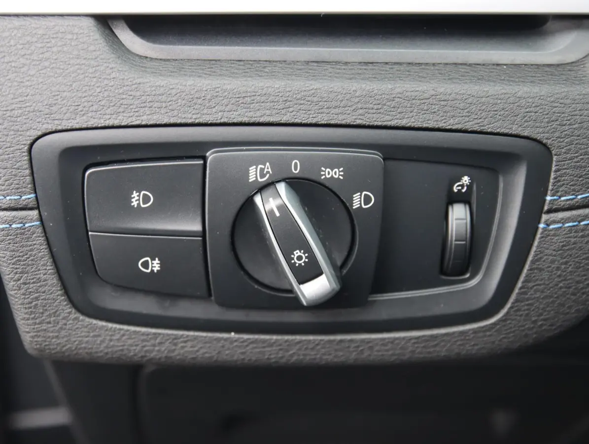 xDrive25e High Executive M-sport | SOH 88% | Panoramadak