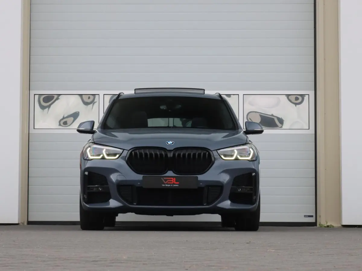 xDrive25e High Executive M-sport | SOH 88% | Panoramadak