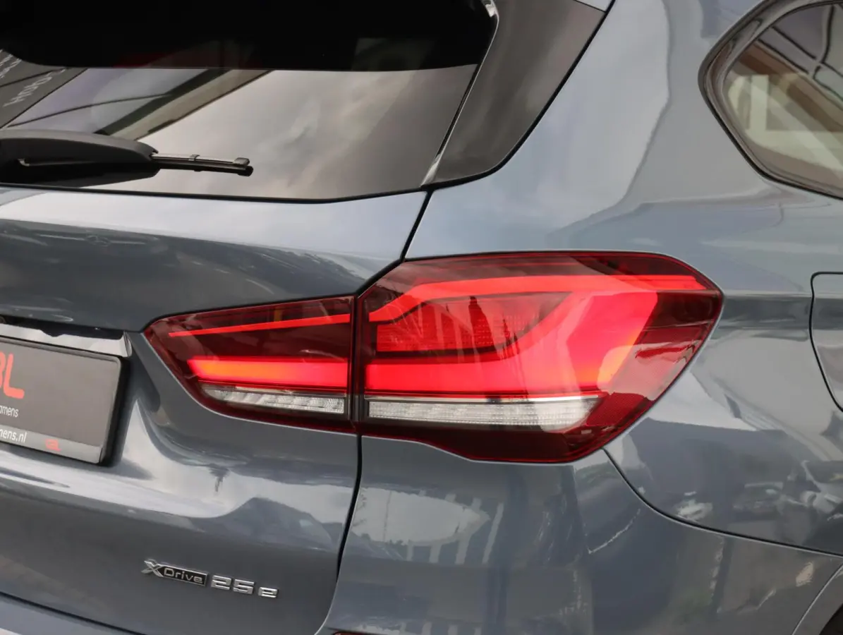 xDrive25e High Executive M-sport | SOH 88% | Panoramadak