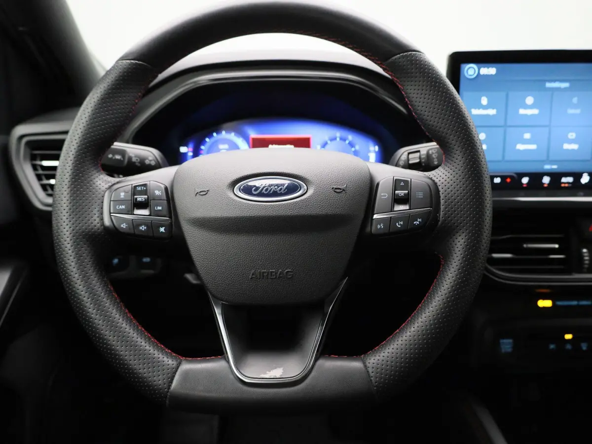 1.0 EcoBoost Hybrid ST Line X | PANORAMADAK | DEALER ONDERHOUDEN | WEGKLAPBARE TREKHAAK | ADAPTIVE CRUISE CONTROL | STOEL, STUUR EN VOORRUITVERWARMING
