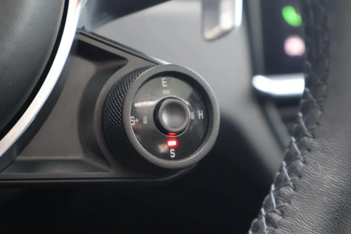 3.0 E-Hybrid 462pk Platinum Edition | SoH 85% | Sport Chrono | Trekhaak | Luchtvering | Panoramadak