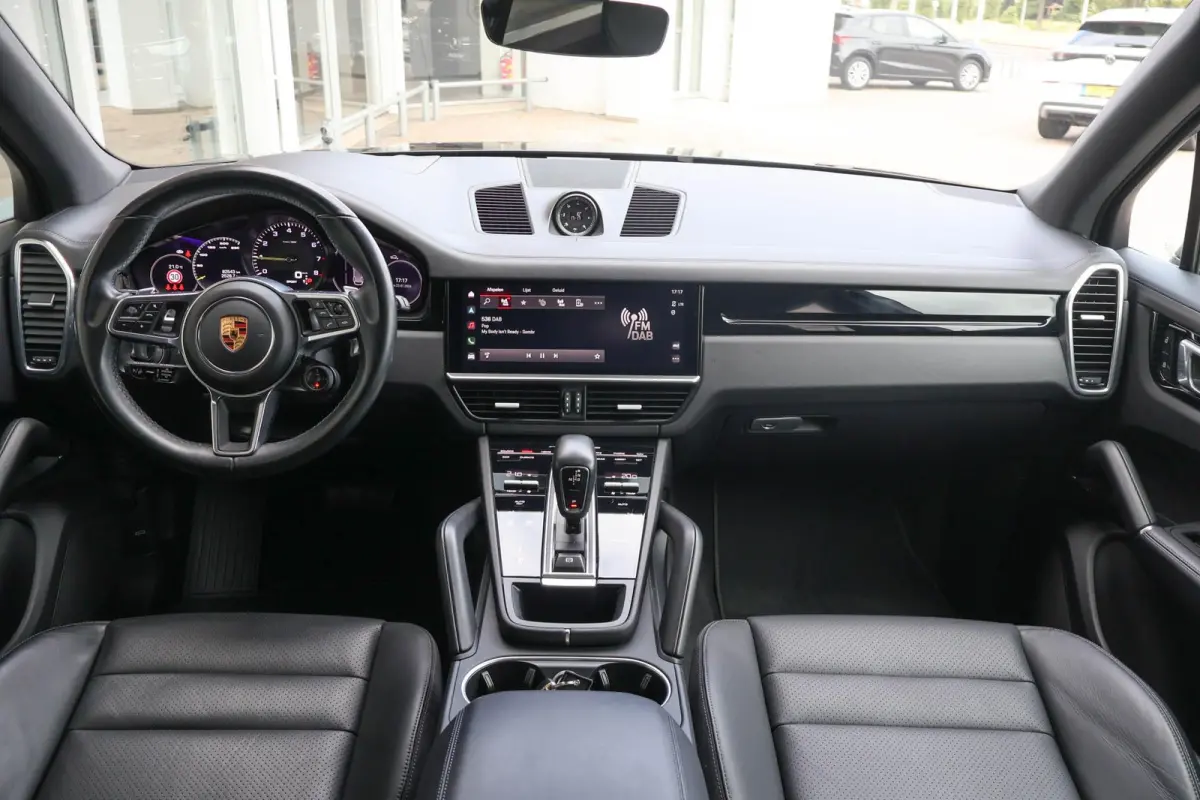3.0 E-Hybrid 462pk Platinum Edition | SoH 85% | Sport Chrono | Trekhaak | Luchtvering | Panoramadak