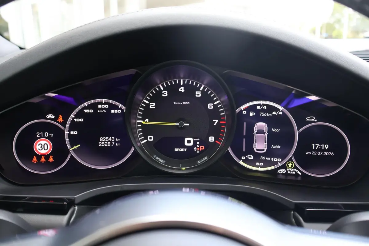 3.0 E-Hybrid 462pk Platinum Edition | SoH 85% | Sport Chrono | Trekhaak | Luchtvering | Panoramadak
