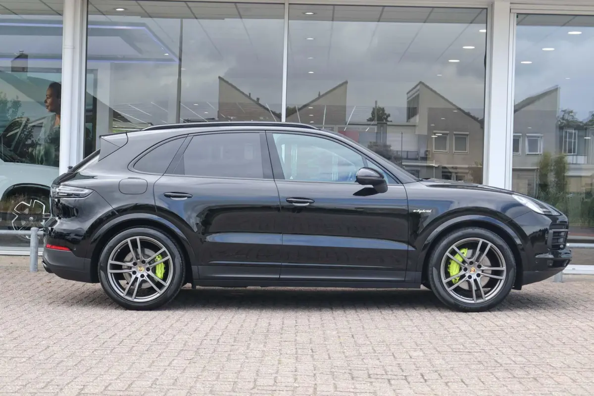 3.0 E-Hybrid 462pk Platinum Edition | SoH 85% | Sport Chrono | Trekhaak | Luchtvering | Panoramadak
