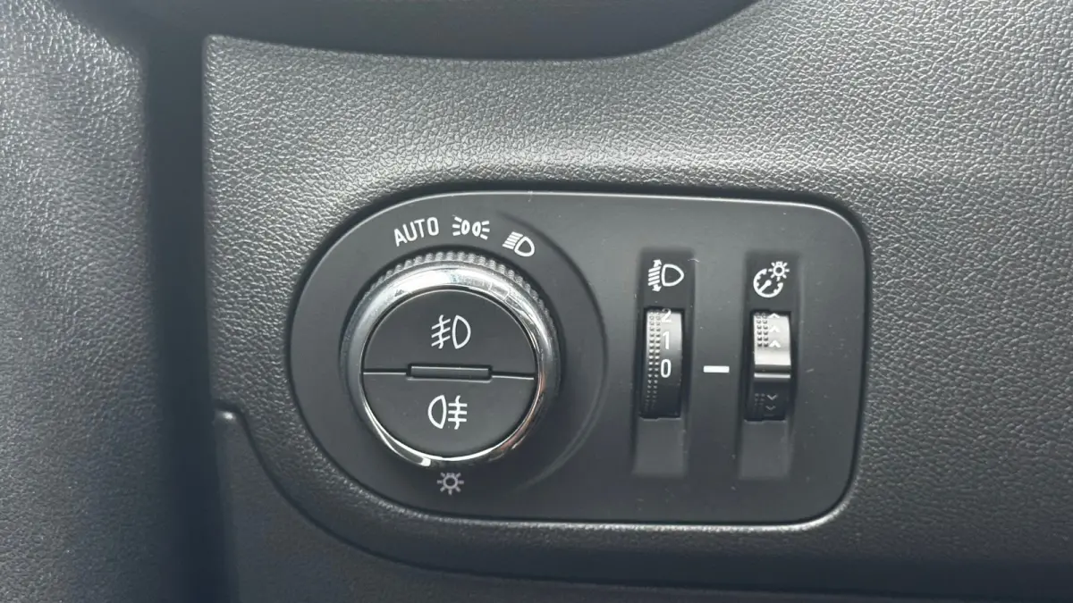 1.2 82PK EDITION+ 2020 / NAVI / FULL-LED / CLIMA / LED / PDC / 16" LMV / BLUETOOTH / CRUISECONTROL !!