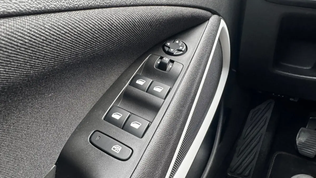 1.2 82PK EDITION+ 2020 / NAVI / FULL-LED / CLIMA / LED / PDC / 16" LMV / BLUETOOTH / CRUISECONTROL !!