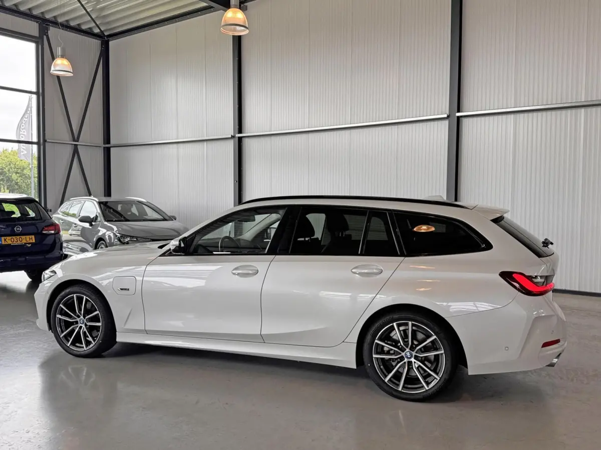 320eA 150kW PHEV Touring